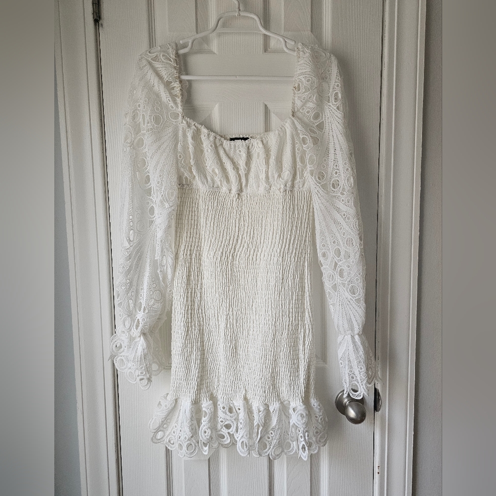 103. White Lace Long Sleeve Dress Size Small